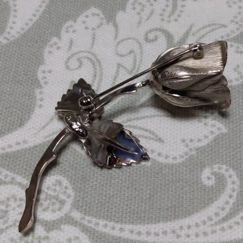 🌲"Legend of the Christmas Rose" Pin - Picture 8 of 9